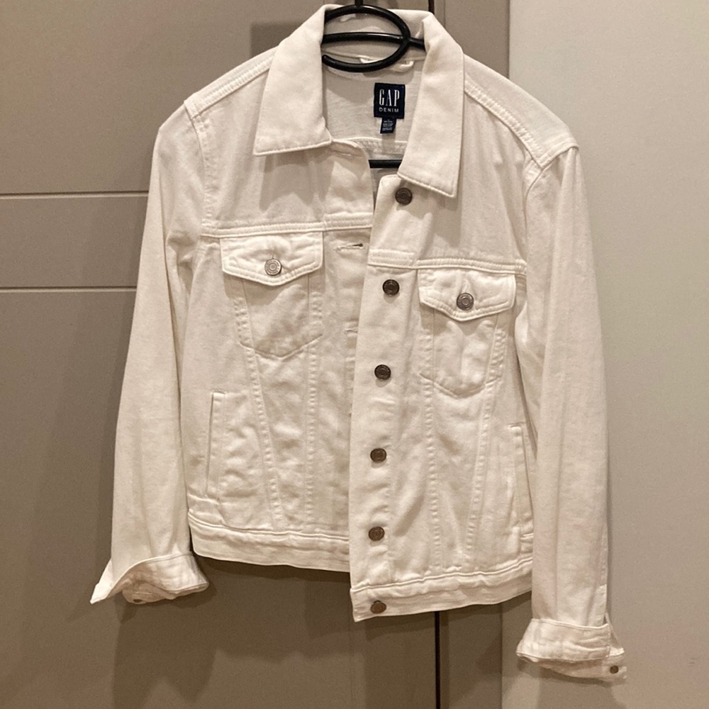 NWT GAP White Jean Jacket - Size Small Petite